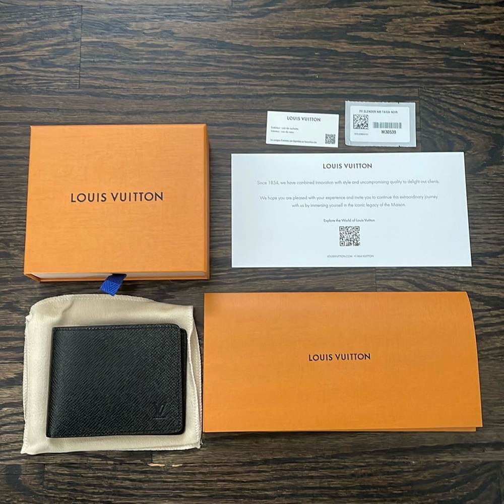Louis Vuitton Slender Wallet Taiga Noir